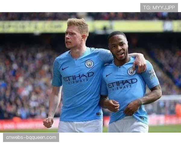 战术板：瓜迪奥拉变阵3-2-4-1，如何锁死曼联的边路进攻